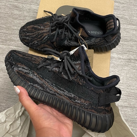 Yeezy Boost 350v2 MX Rock - Picture 3 of 9